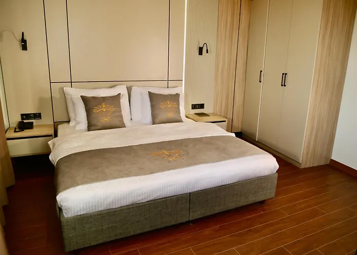 Taksim Yez * Istanbul